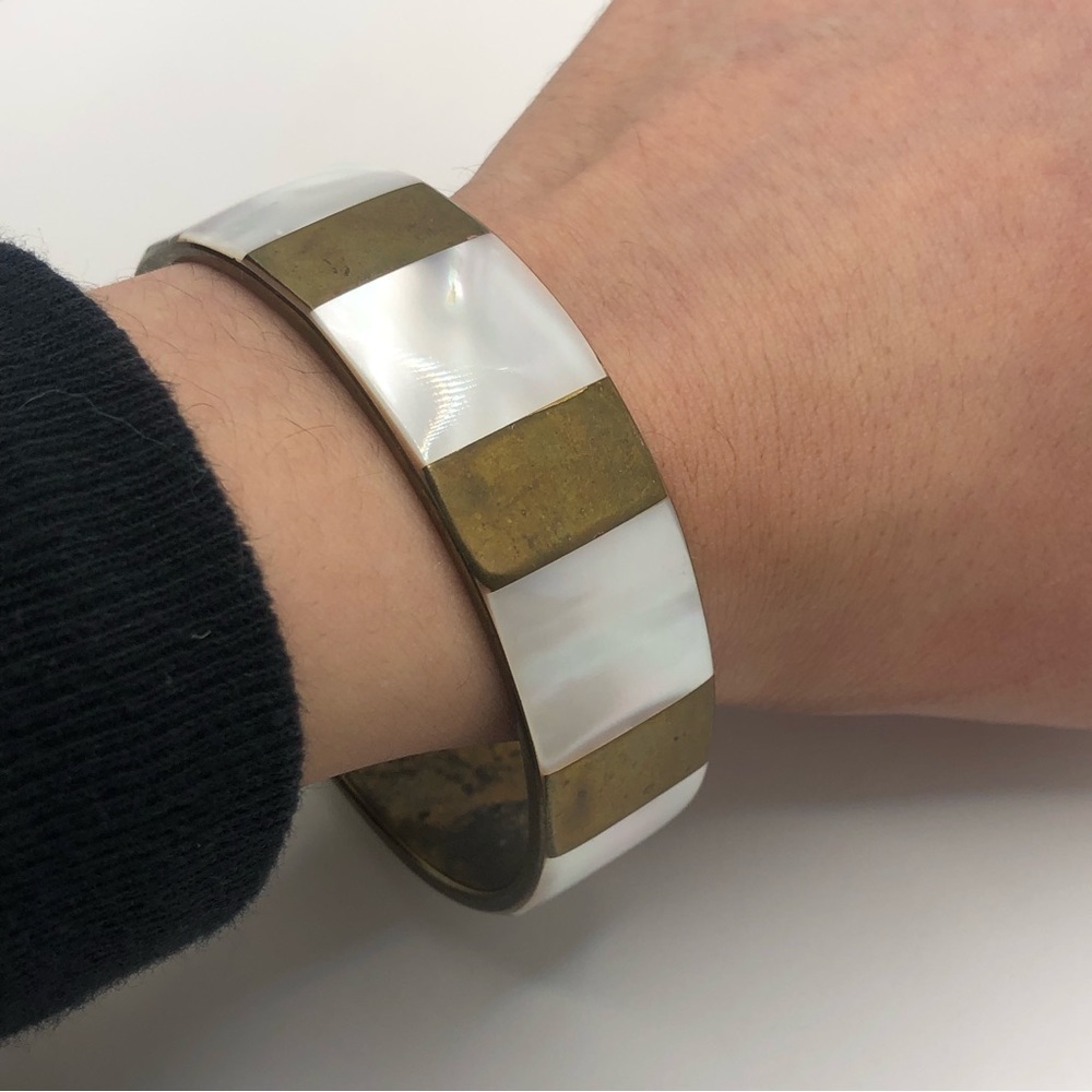 Vtg Brass MOP Mother Of Pearl Inlay Inlaid Inlayed Panel Bangle Wide 8” C  2.6 D